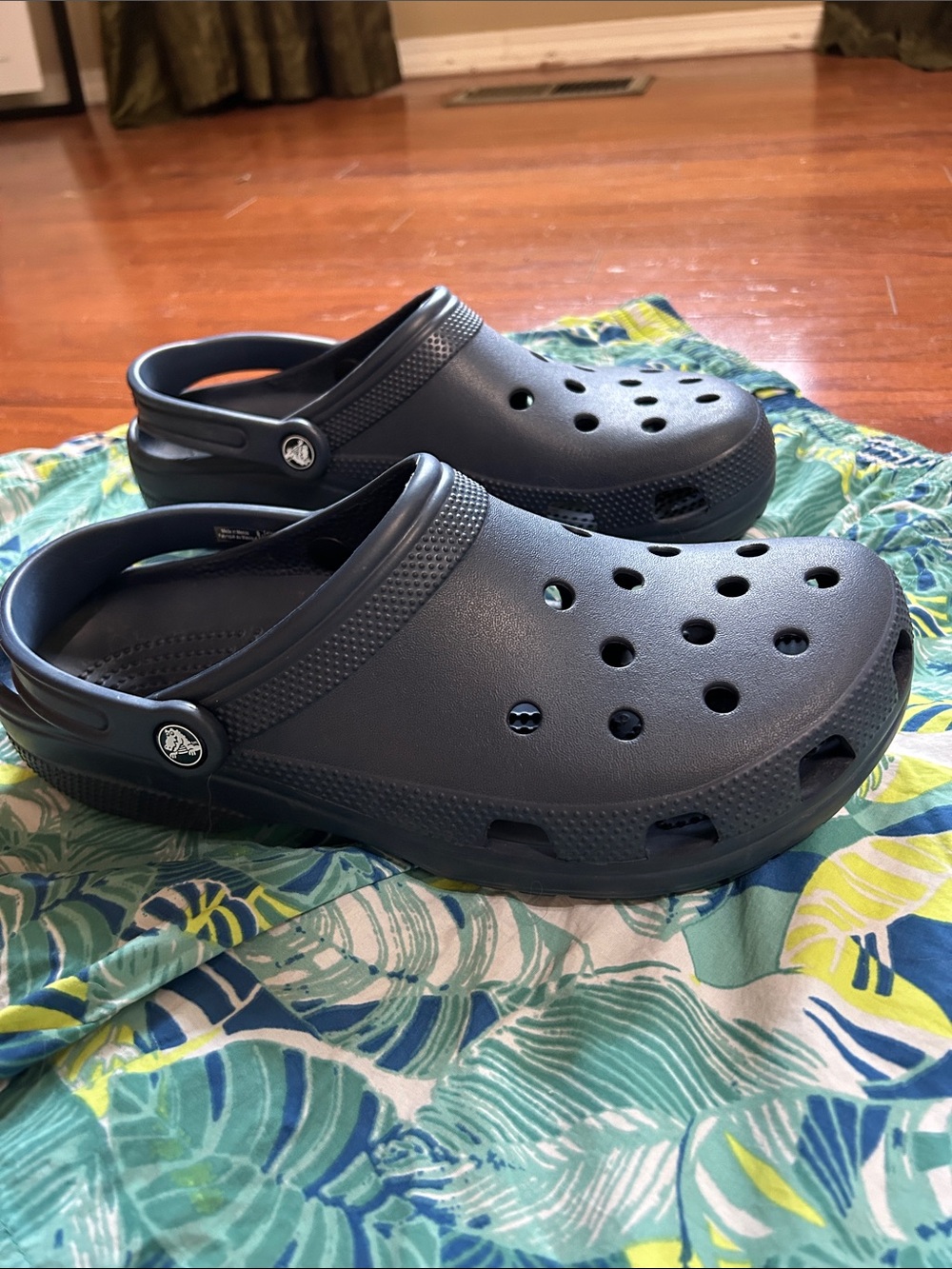 Crocs-Navy Size 11 - Picture 5 of 7